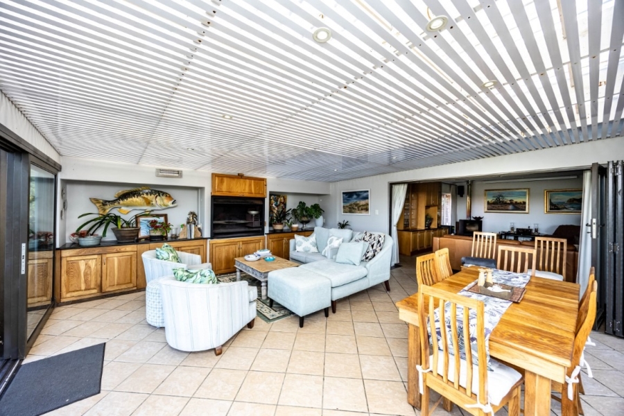 4 Bedroom Property for Sale in Beacon Bay Eastern Cape